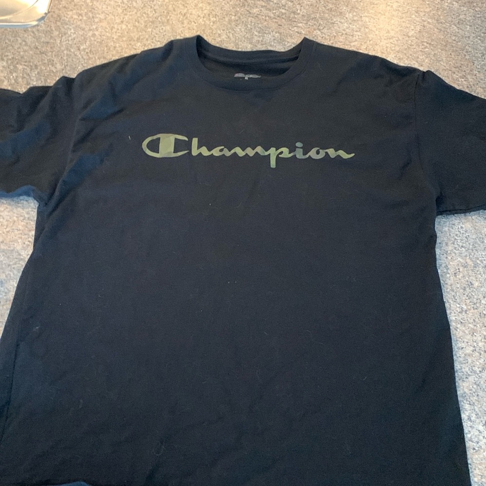 Men’s champion camo T shirt
